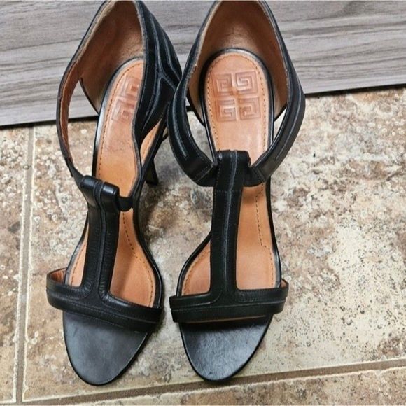 GIVENCHY T Strap Trim Leather Sandal/Heel - Picture 3 of 12